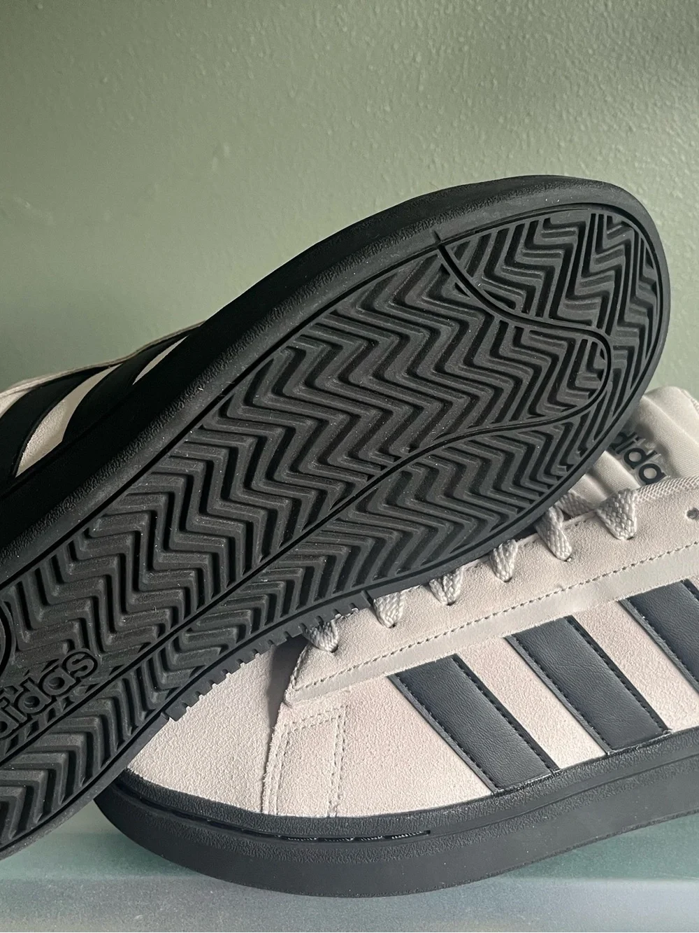 Adidas Grand Court Alpha 00s Men’s 10.5 Grey Black Sneakers NWT